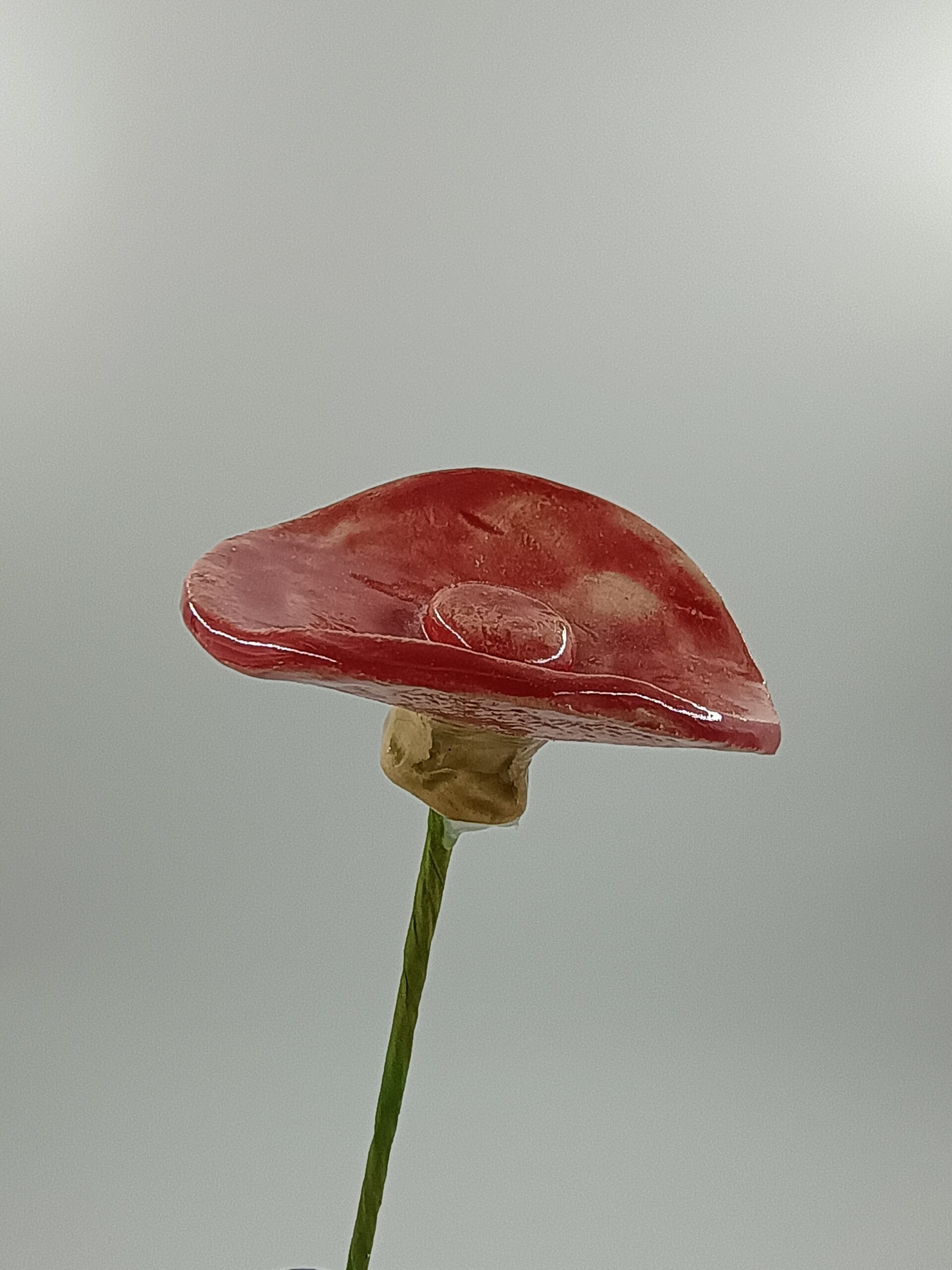 Kwiaty ceramiczne czerwone z łodygą - Alicja