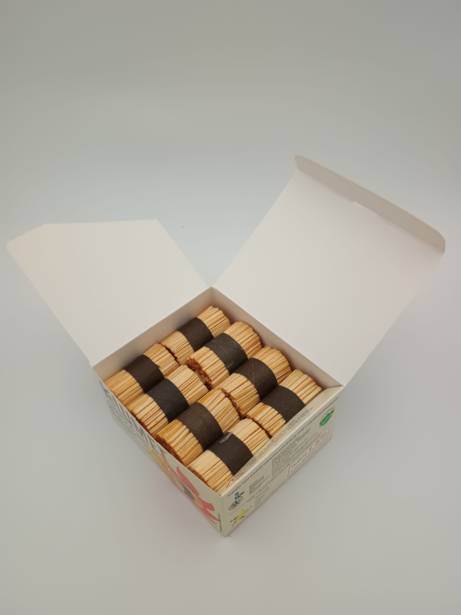 16 sztuk podpałki K-Lumet w otwartym pudełku